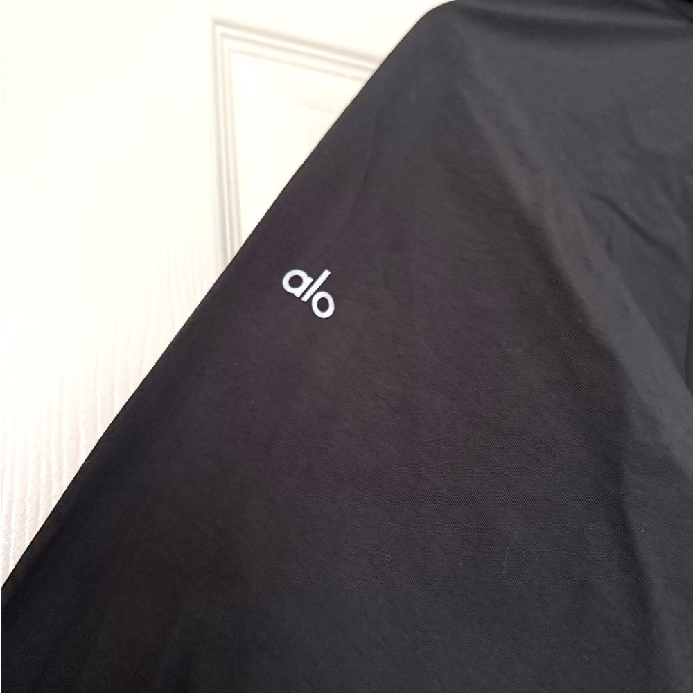 *SOLD*ALO Yoga 1/4 Zip Alumni Pullover in Black - Picture 12 of 14